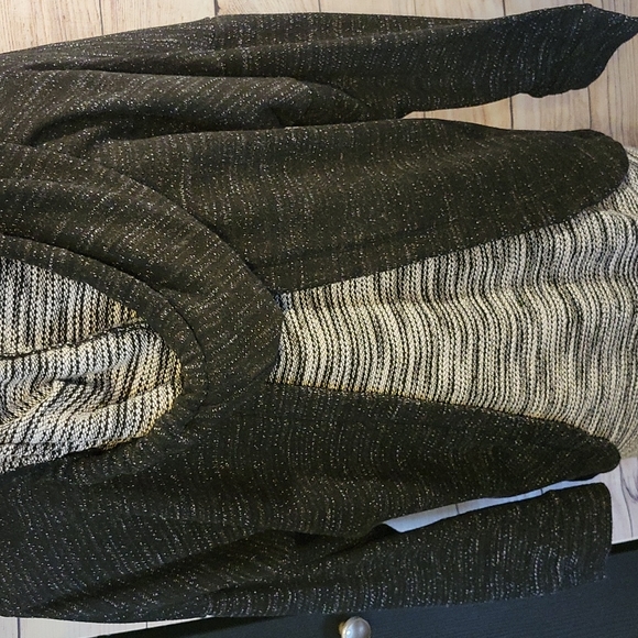 Maurices sz 1 zipper hoodie - Picture 3 of 3